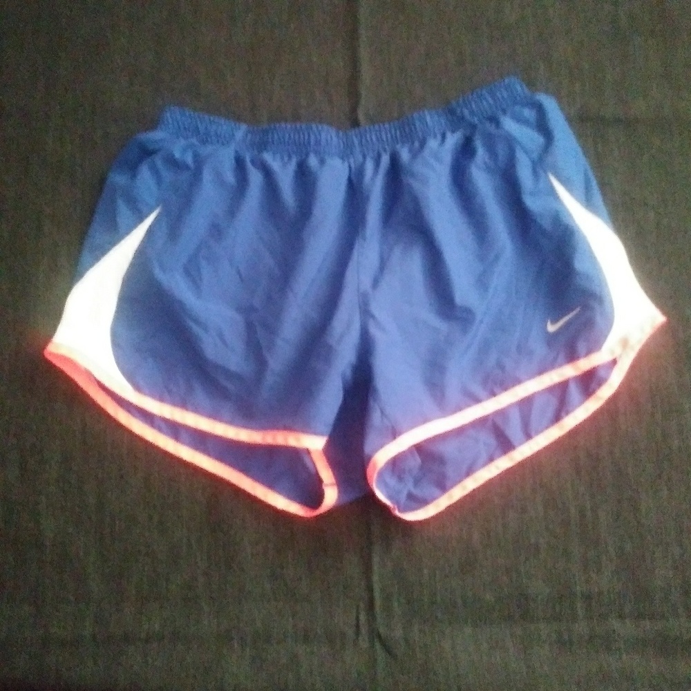 NIKE RUNNING SHORTS Size M